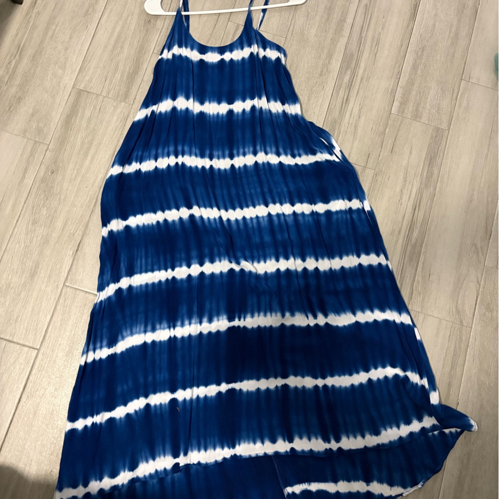 Loose blue tie dye beach dress